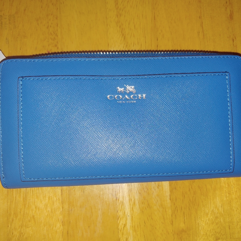 Darcy Leather Accordion Zup Wallet ( Coach F50427 )